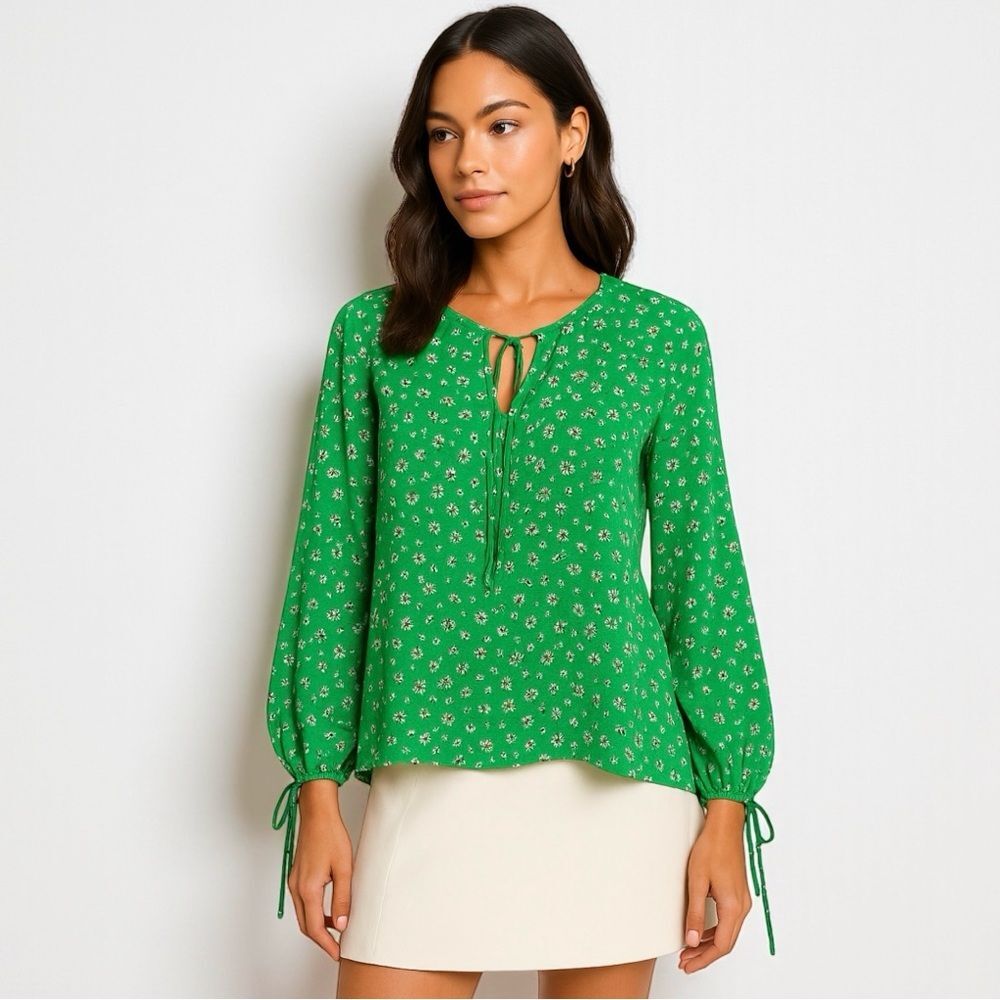 Scanlan Theodore 100% Silk Floral Tie-Neck Top in Kelly Green